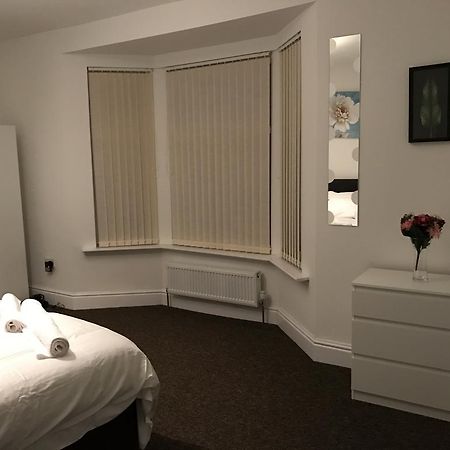 Jo Wordsworth Apartment كينغستون أبون هول المظهر الخارجي الصورة